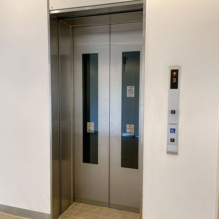 富山空港エレベーター