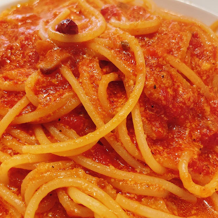 カプリチョーザ トマトとニンニクのスパゲティ