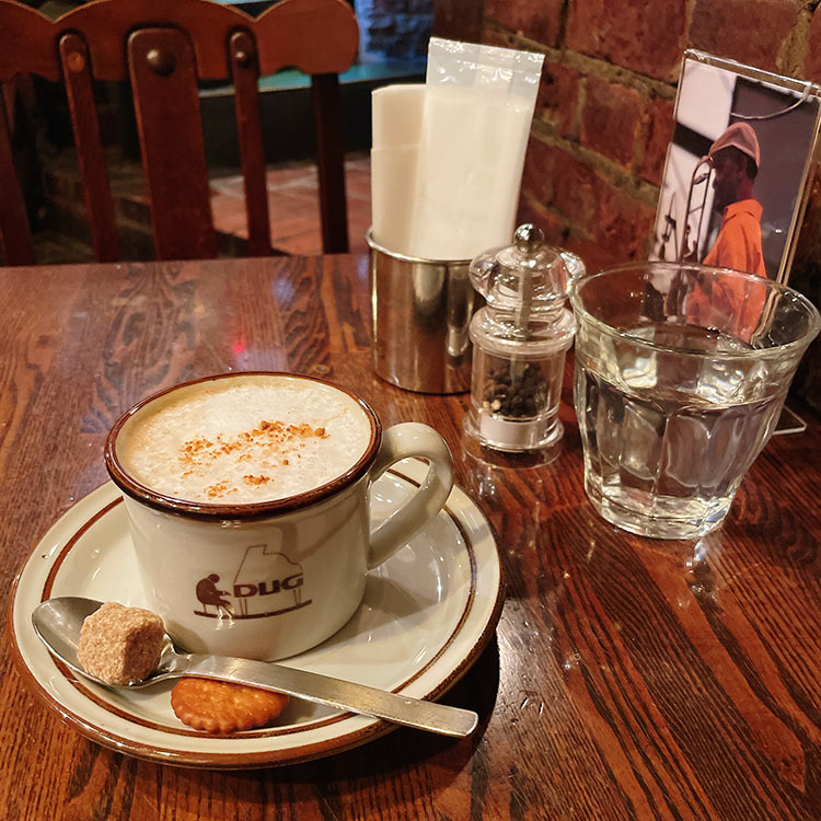 Jazz cafe & bar DUG カプチーノ