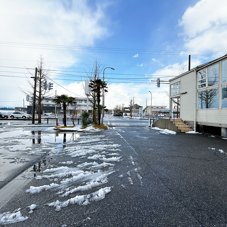 ココナッツアイランド 富山 駐車場