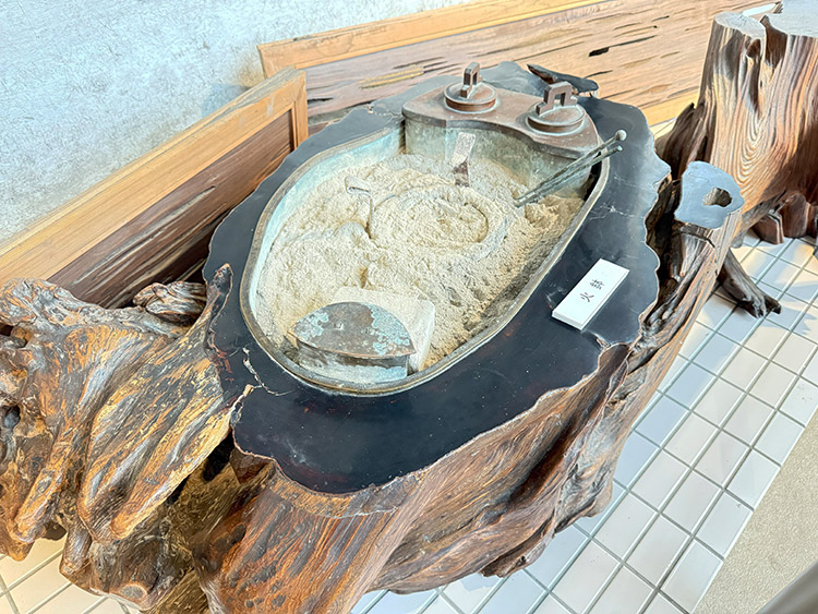 魚津埋没林博物館 乾燥展示室 火鉢