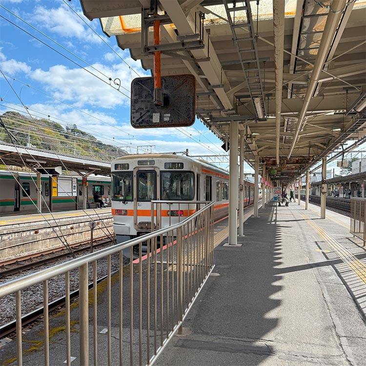 JR国府津駅でJR御殿場線に乗り換え