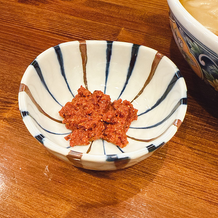 奈つやの中華そばのトッピング 辛味