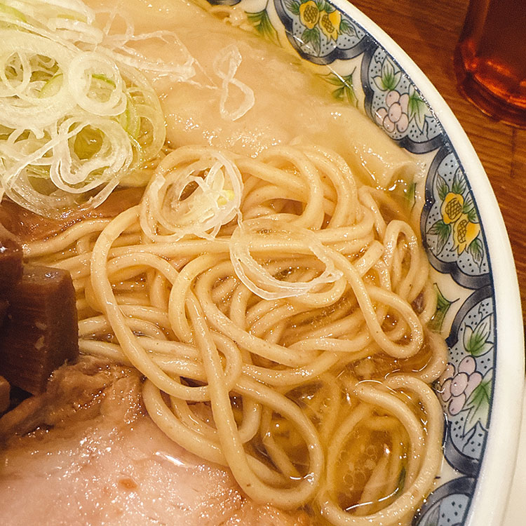 奈つやのもちもち雲呑中華そば