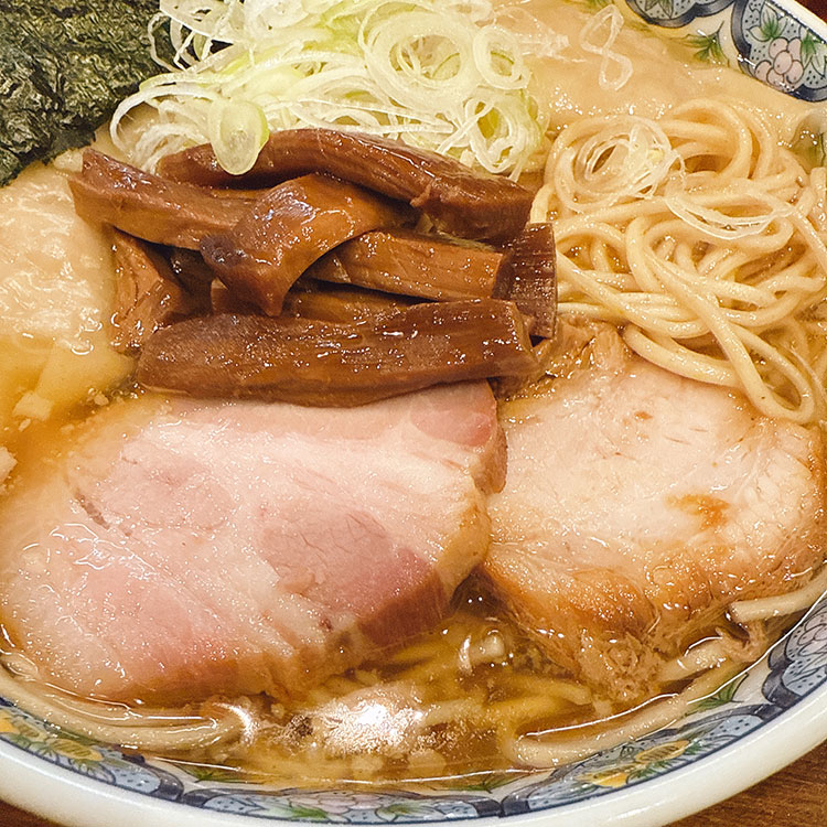 奈つやのもちもち雲呑中華そば