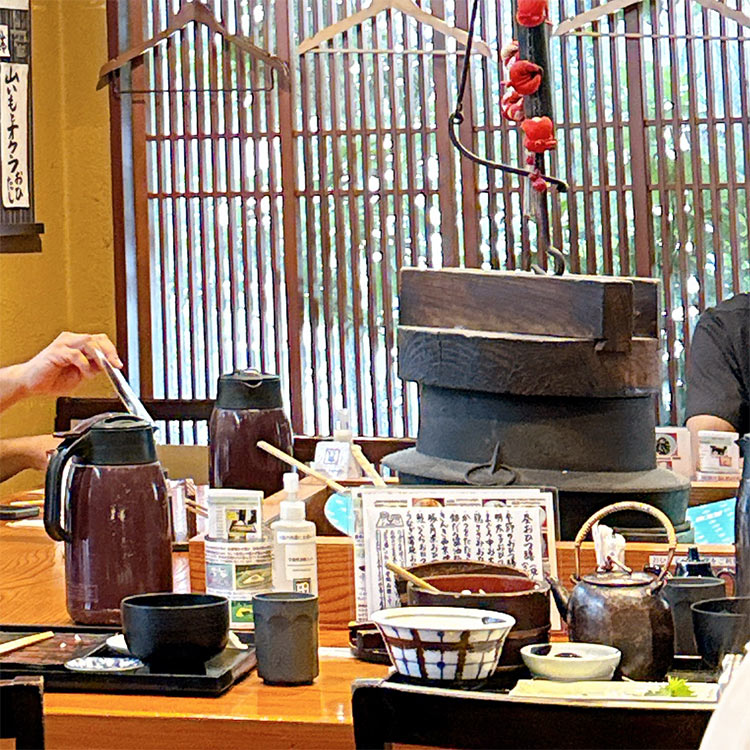 おひつ膳 田んぼ 店内の席