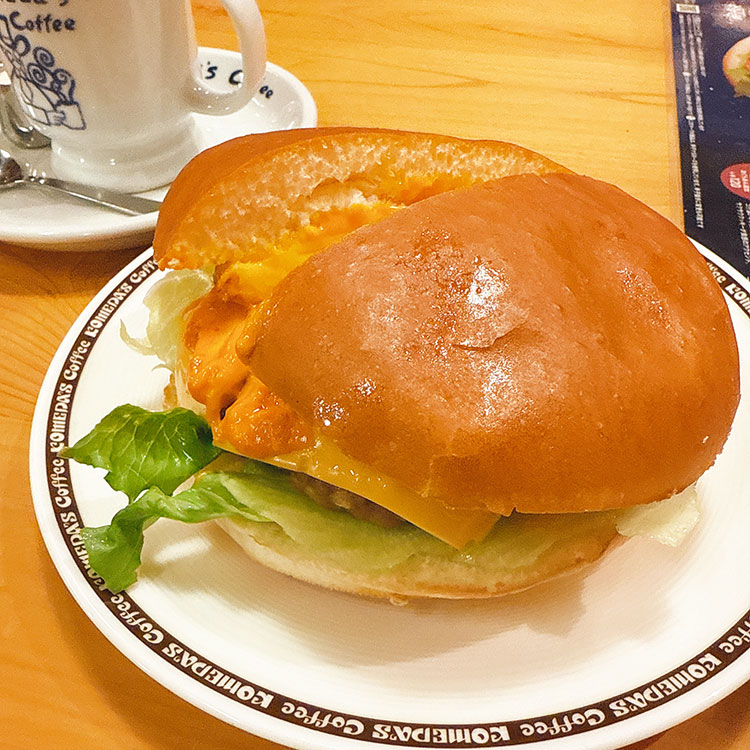 コメダ珈琲店 お月見フルムーンバーガー