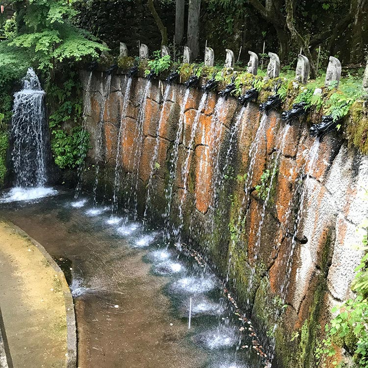 大岩山日石寺 十二支滝