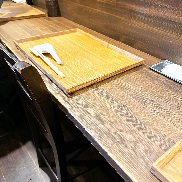 ニボシマニアカウンター席